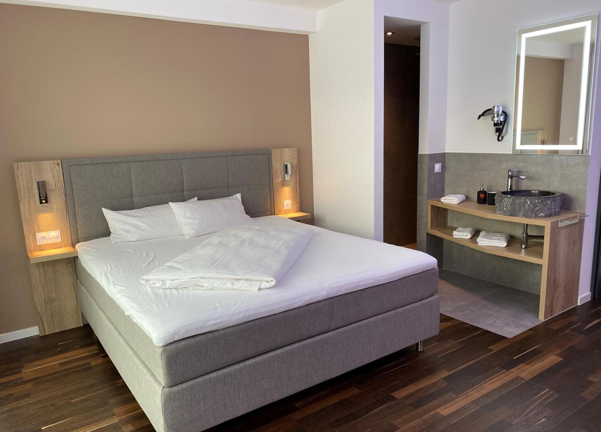 Hotel B4 Limburg an der Lahn Room photo